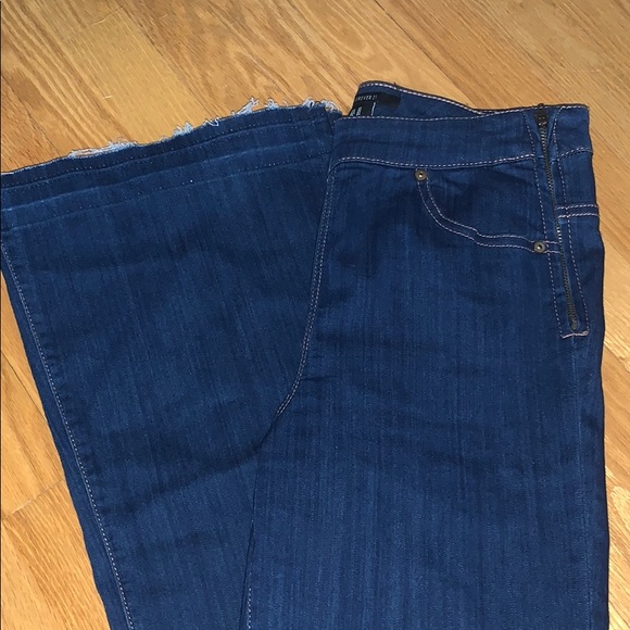 Jeans - Picture 3 of 3